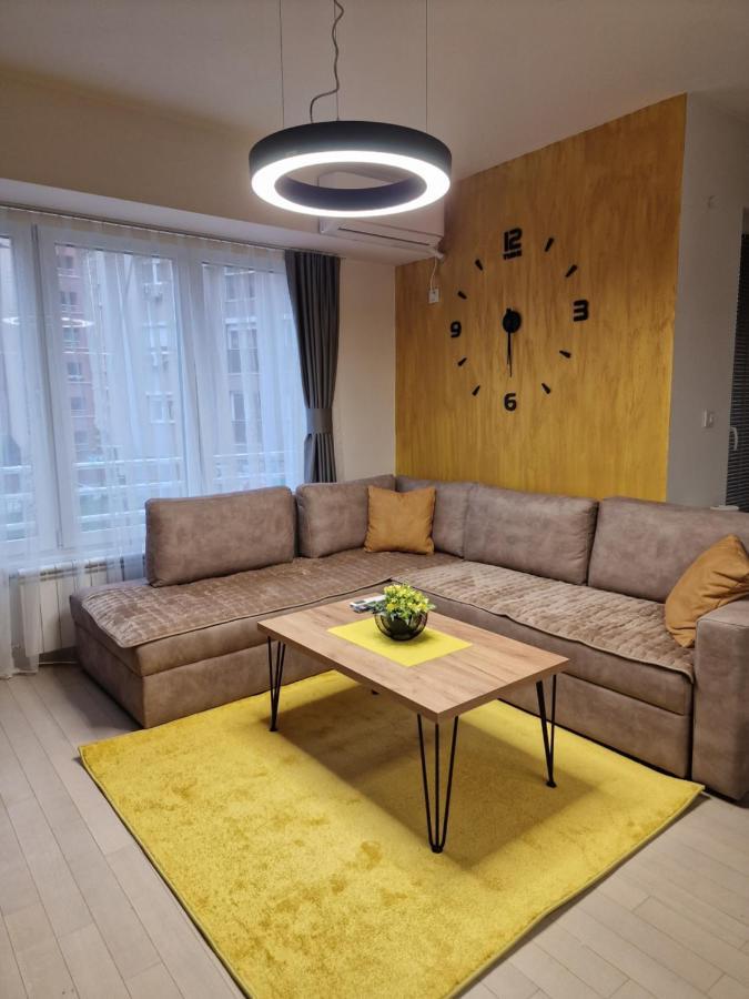 Luxury Yellow & Modern Apartment Skopie Exterior foto
